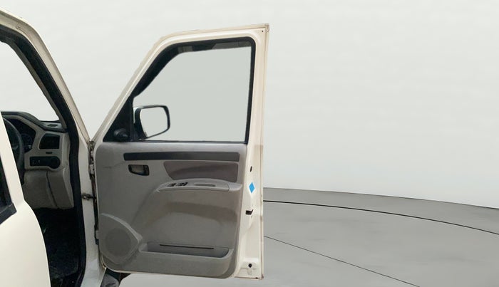 2021 Mahindra Scorpio S5, Diesel, Manual, 89,956 km, RHS Front Door