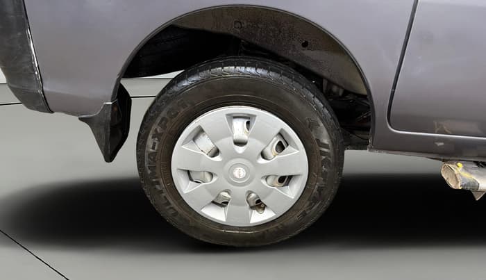 2019 Maruti Eeco 5 STR WITH A/C+HTR CNG, CNG, Manual, 1,06,043 km, Right Rear Wheel