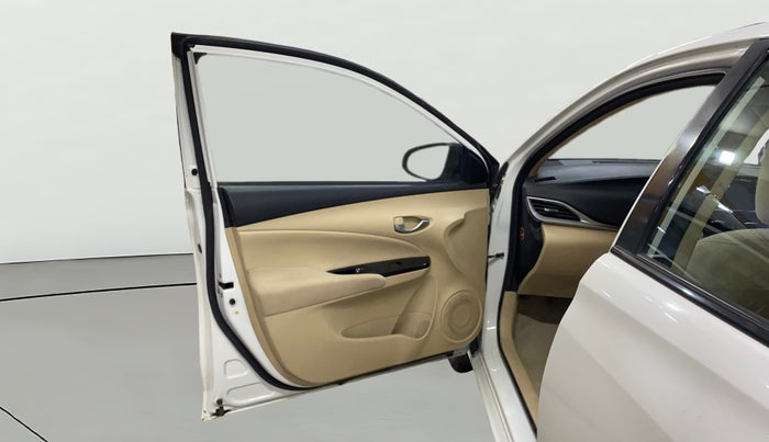 2018 Toyota YARIS G MT, Petrol, Manual, 71,573 km, LHS Front Door