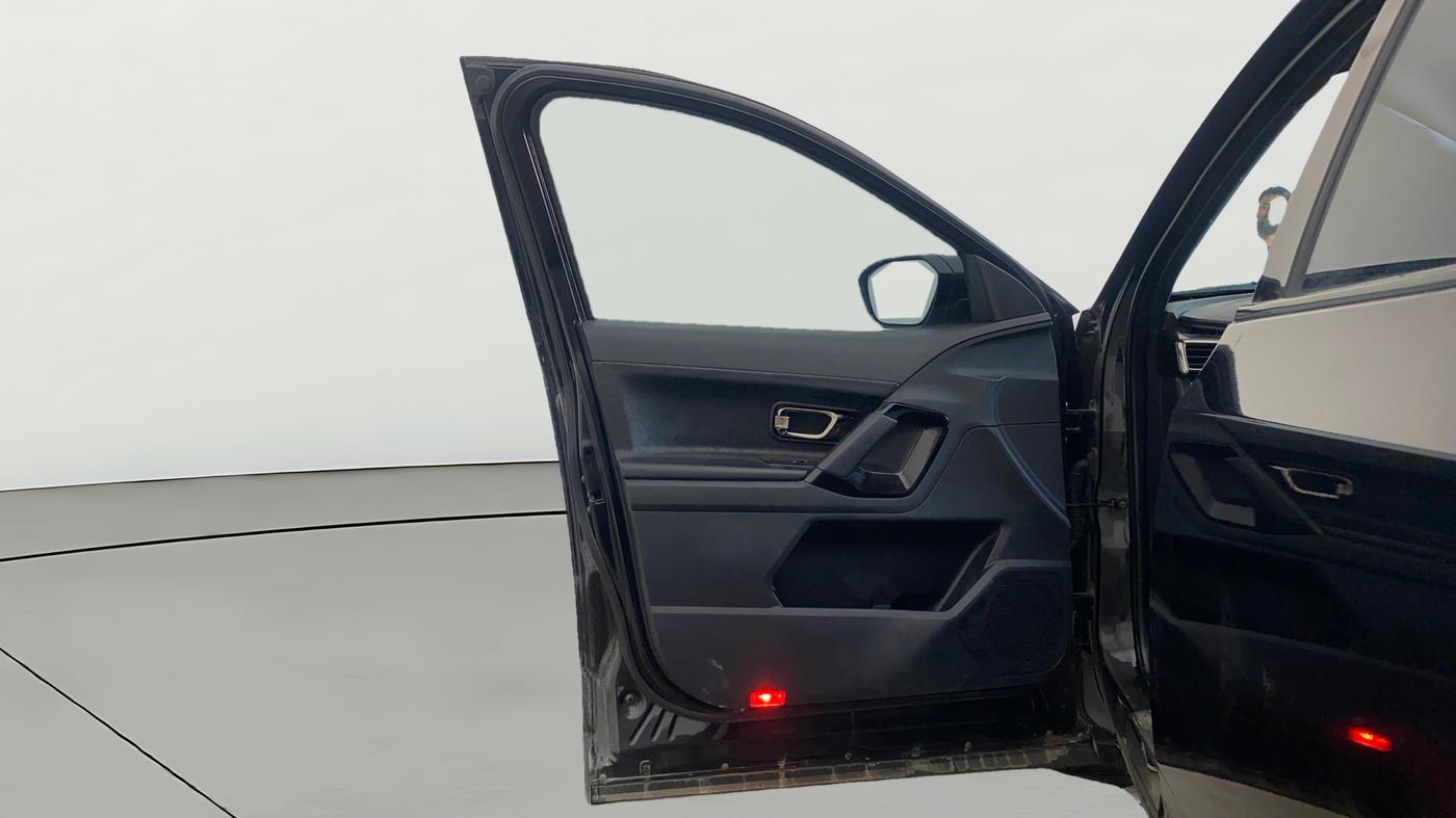 2022 Tata Harrier XZA Plus 2.0L Kryotec Halo Dark Edition, Diesel, Automatic, 1,33,989 km, LHS Front Door
