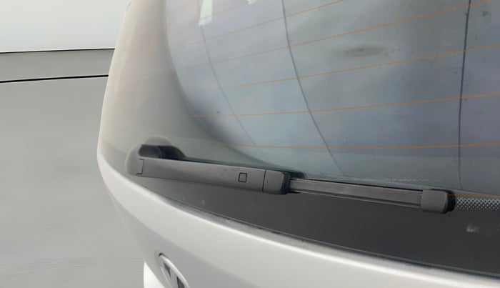 2015 Volkswagen Polo HIGHLINE1.2L, Petrol, Manual, 60,212 km, Rear Wiper