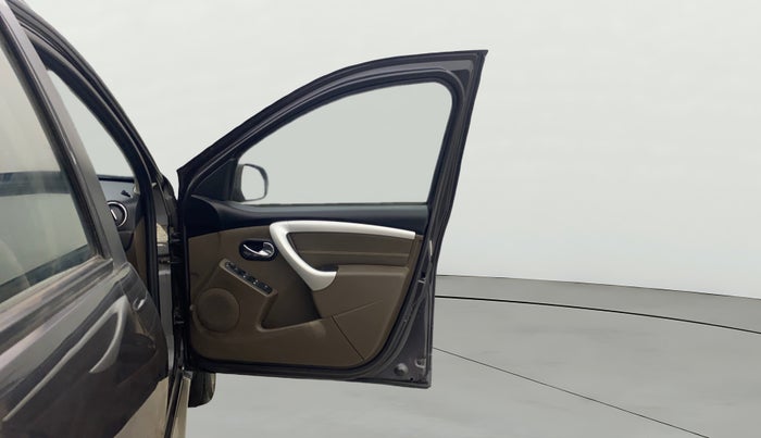 2017 Renault Duster 110 PS RXZ 4X2 AMT DIESEL, Diesel, Automatic, 27,538 km, RHS Front Door