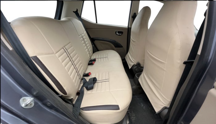 2016 Hyundai i10 SPORTZ 1.1, Petrol, Manual, 86,646 km, Right Side Rear Door Cabin