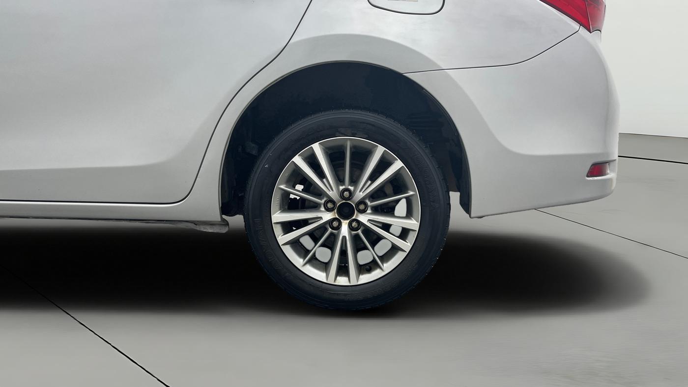 2014 Toyota Corolla Altis VL CVT PETROL, Petrol, Automatic, 1,08,352 km, Left Rear Wheel