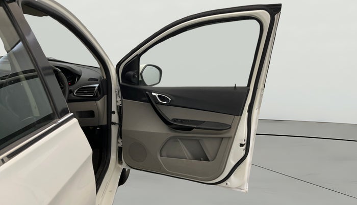2018 Tata Tiago XZ PETROL, Petrol, Manual, 96,633 km, RHS Front Door