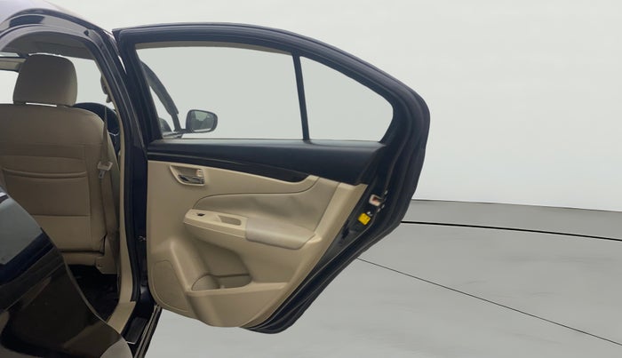 2015 Maruti Ciaz ZDI, Diesel, Manual, 1,17,422 km, RHS Rear Door