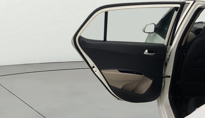 2016 Hyundai Grand i10 SPORTZ 1.1 CRDI, Diesel, Manual, 1,06,501 km, LHS Rear Door