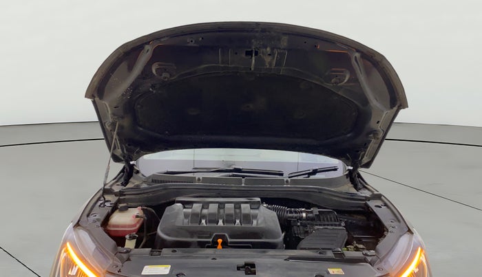 2022 Mahindra XUV700 AX 7 LUXURY P AT 7 STR, Petrol, Automatic, 19,475 km, Open Bonet