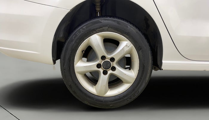 2013 Skoda Rapid AMBITION 1.6 TDI CR MT PLUS ALLOY, Diesel, Manual, 1,19,608 km, Right Rear Wheel