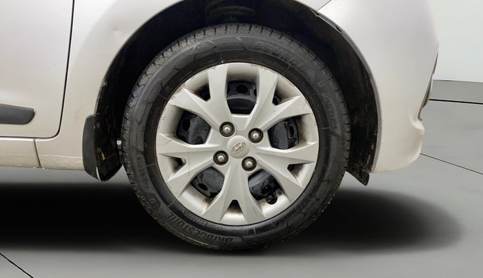 2016 Hyundai Grand i10 SPORTZ 1.2 KAPPA VTVT, Petrol, Manual, 68,138 km, Right Front Wheel