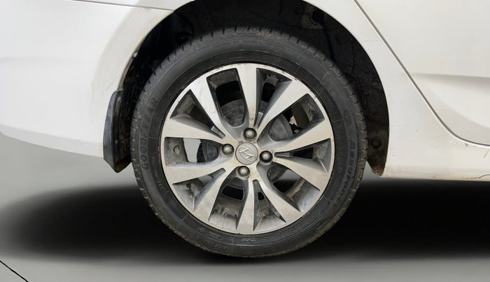 2016 Hyundai Verna 1.6 VTVT SX, Petrol, Manual, 70,675 km, Right Rear Wheel