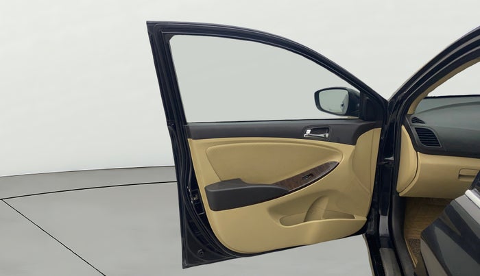 2013 Hyundai Verna FLUIDIC 1.6 CRDI SX, Diesel, Manual, 1,07,728 km, LHS Front Door