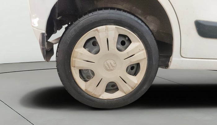 2016 Maruti Wagon R 1.0 VXI (O) AMT, Petrol, Automatic, 1,11,583 km, Right Rear Wheel