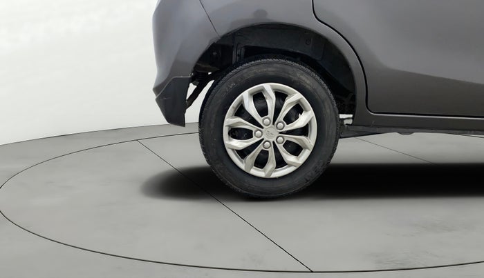 2016 Maruti Alto 800 LXI, Petrol, Manual, 80,767 km, Right Rear Wheel