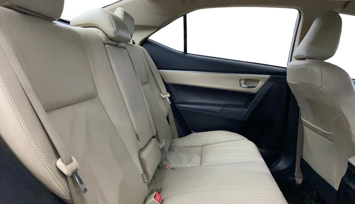 2016 Toyota Corolla Altis GL PETROL, Petrol, Manual, 90,270 km, Right Side Rear Door Cabin