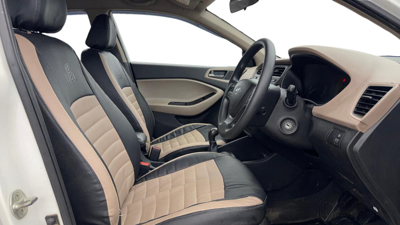 2017 Hyundai Elite i20 SPORTZ 1.2, Petrol, Manual, 65,864 km, Right Side Front Door Cabin
