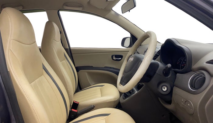 2014 Hyundai i10 SPORTZ 1.1, Petrol, Manual, 27,397 km, Right Side Front Door Cabin