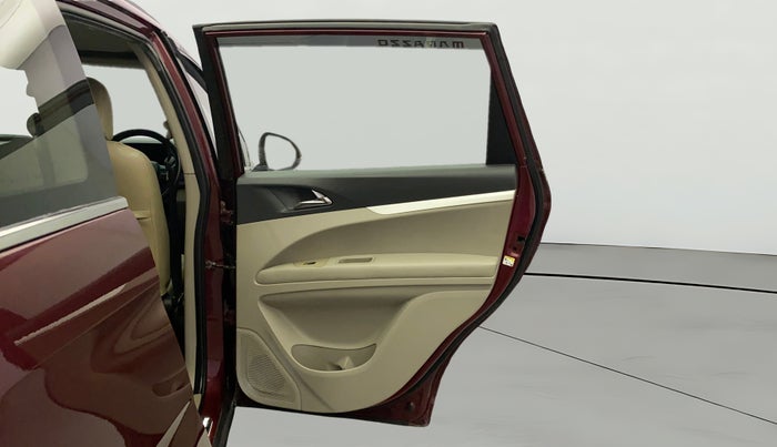 2019 Mahindra MARAZZO M6 7 STR, Diesel, Manual, 50,344 km, RHS Rear Door