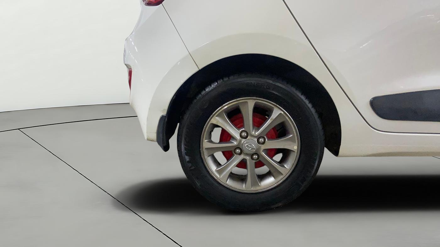 2016 Hyundai Grand i10 ASTA (O) AT 1.2 KAPPA VTVT, Petrol, Automatic, 52,189 km, Right Rear Wheel