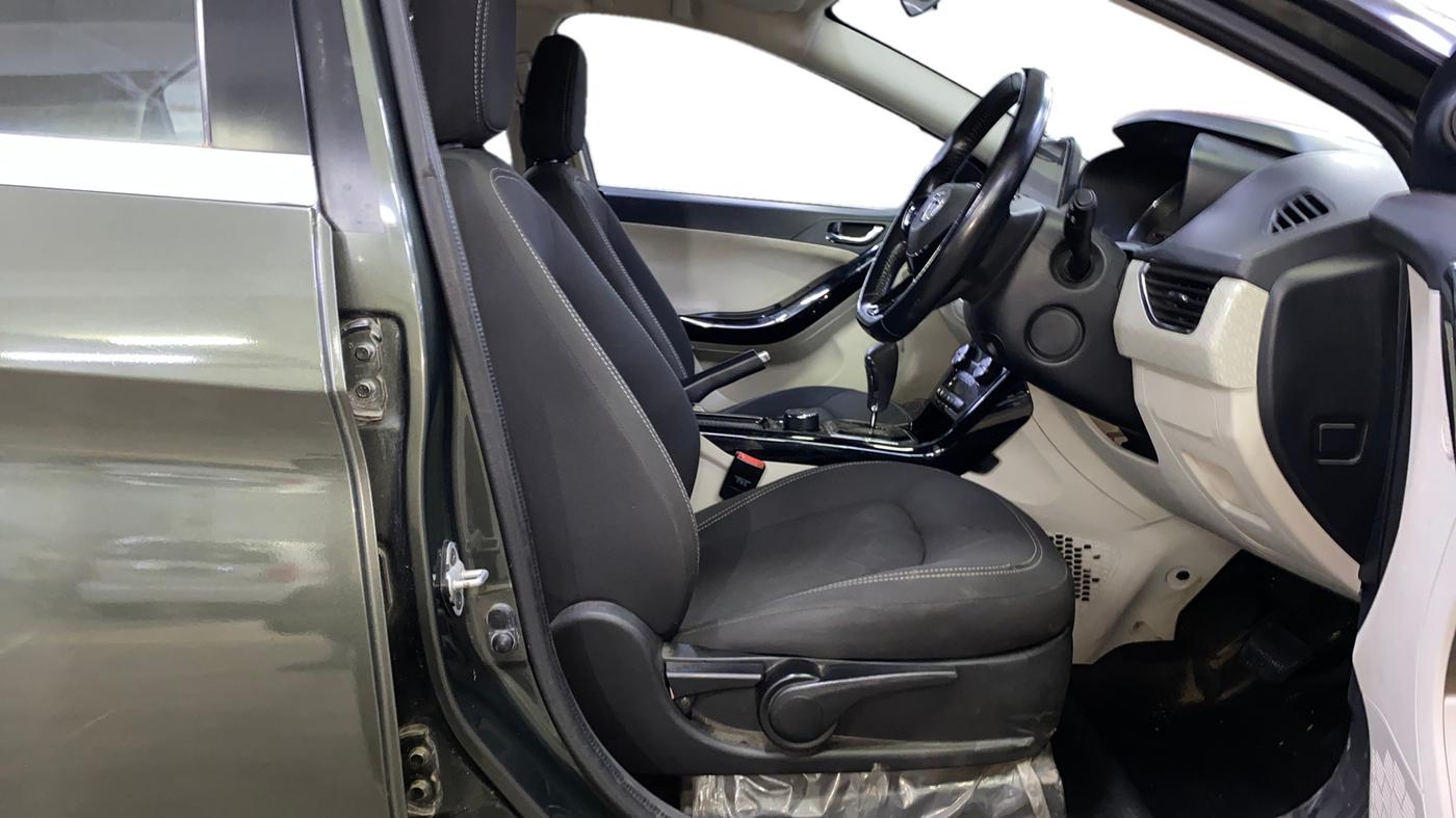 2021 Tata NEXON XZA PLUS PETROL, Petrol, Automatic, 27,884 km, Right Side Front Door Cabin
