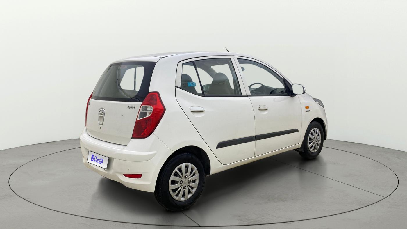 2016 Hyundai i10 SPORTZ 1.1, Petrol, Manual, 54,825 km, Right Back Diagonal