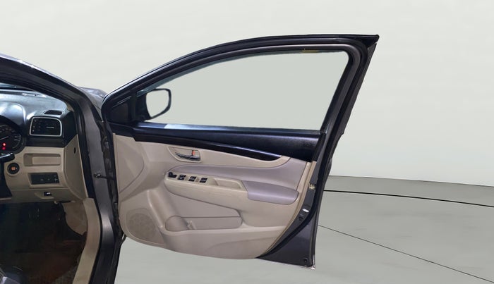 2017 Maruti Ciaz ALPHA 1.4 PETROL, Petrol, Manual, 53,995 km, RHS Front Door