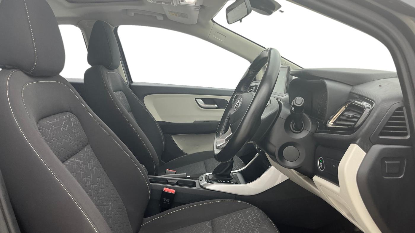 2023 Tata ALTROZ XZA + SUNROOF, Petrol, Automatic, 32,423 km, Right Side Front Door Cabin