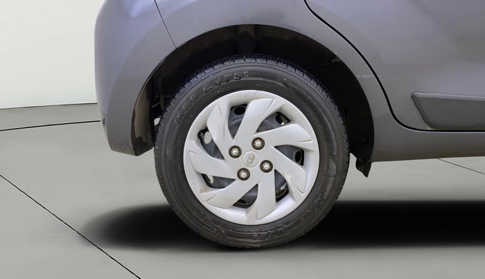 2019 Hyundai NEW SANTRO SPORTZ CNG, CNG, Manual, 13,017 km, Right Rear Wheel