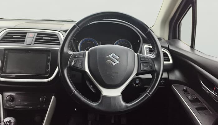 2015 Maruti S Cross ALPHA 1.6, Diesel, Manual, 54,852 km, Steering Wheel Close Up