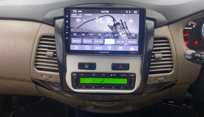 2015 Toyota Innova 2.5 VX 8 STR, Diesel, Manual, 1,02,630 km, Air Conditioner