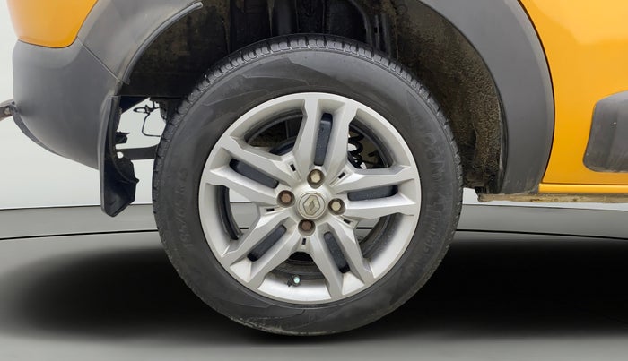 2021 Renault TRIBER RXZ, Petrol, Manual, 40,007 km, Right Rear Wheel