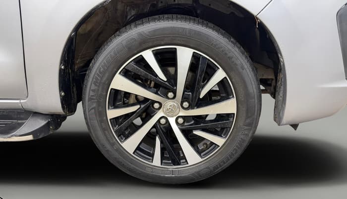 2022 Toyota Innova Crysta 2.7 ZX AT 7 STR, Petrol, Automatic, 51,133 km, Right Front Wheel