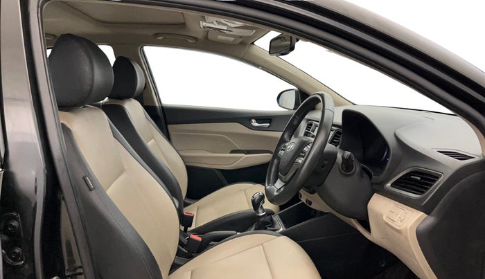 2018 Hyundai Verna 1.6 VTVT SX O, Petrol, Manual, 34,140 km, Right Side Front Door Cabin