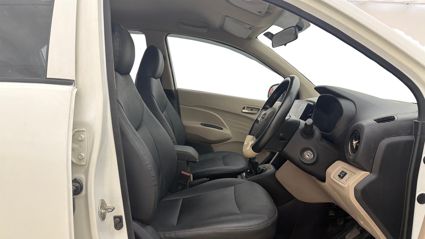 2019 Hyundai NEW SANTRO MAGNA, CNG, Manual, 90,595 km, Right Side Front Door Cabin