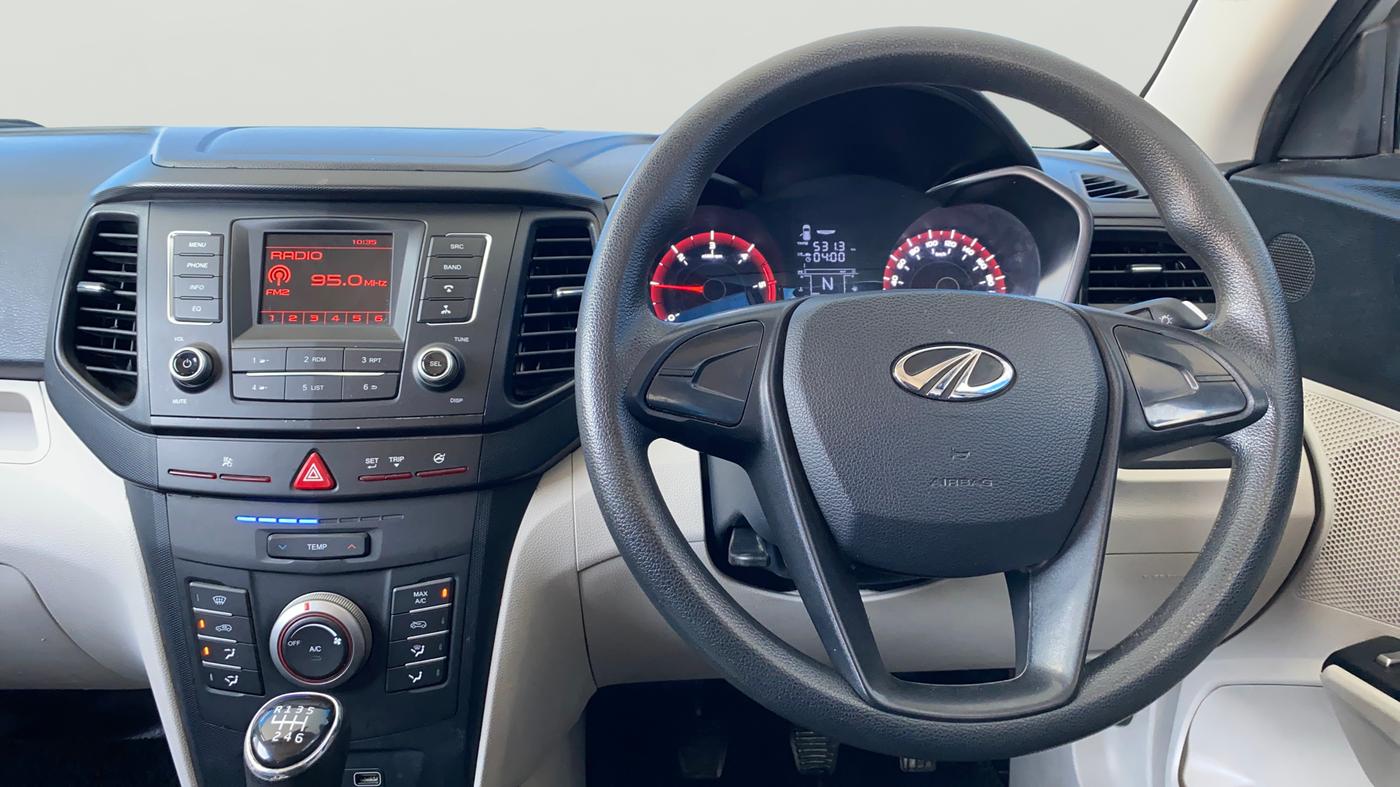 2019 Mahindra XUV300 W4 1.5 DIESEL, Diesel, Manual, 56,364 km, Steering Wheel Close Up