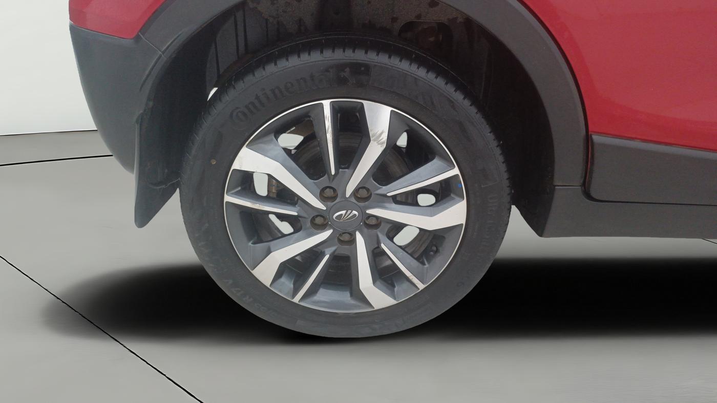 2021 Mahindra XUV300 W8 (O) 1.2 PETROL AMT, Petrol, Automatic, 66,293 km, Right Rear Wheel