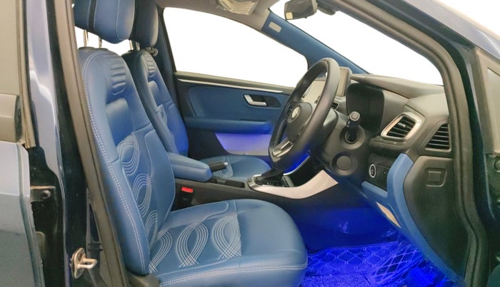 2024 Tata ALTROZ XZA + SUNROOF, Petrol, Automatic, 13,097 km, Right Side Front Door Cabin