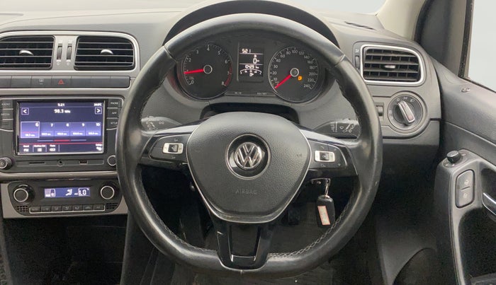 2017 Volkswagen Polo HIGHLINE PLUS 1.2(16 ALLOY, Petrol, Manual, 1,04,272 km, Steering Wheel Close Up