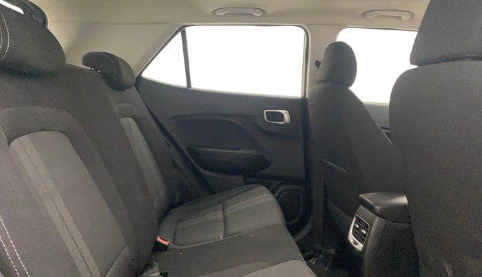 2020 Hyundai VENUE SX 1.5 CRDI, Diesel, Manual, 44,006 km, Right Side Rear Door Cabin