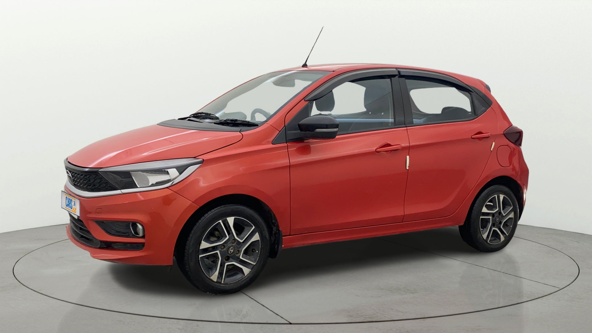 camera-Left-Front-Diagonal