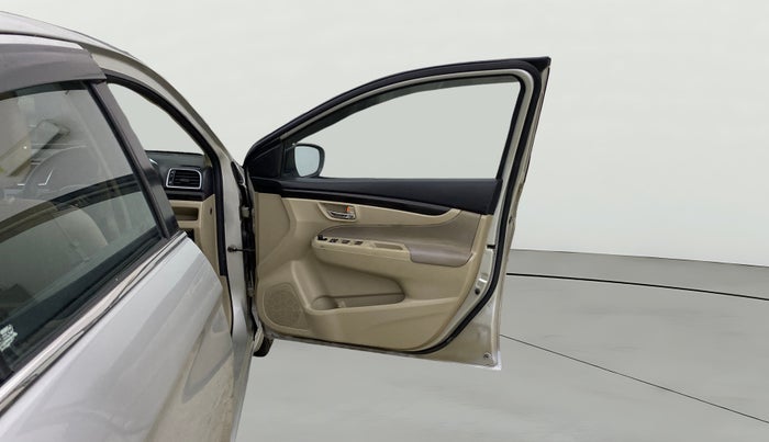 2015 Maruti Ciaz ZDI SHVS, Diesel, Manual, 97,981 km, RHS Front Door