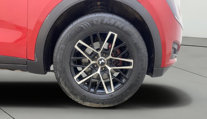 2022 Mahindra XUV700 MX P MT 5 STR, Petrol, Manual, 29,161 km, Right Front Wheel