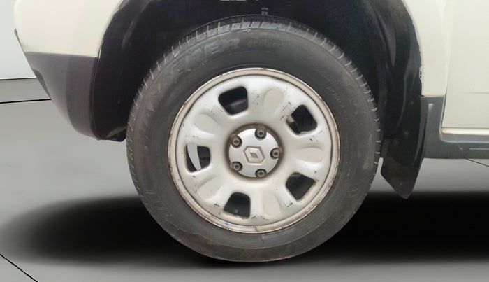 2013 Renault Duster RXE PETROL, Petrol, Manual, 61,904 km, Left Front Wheel