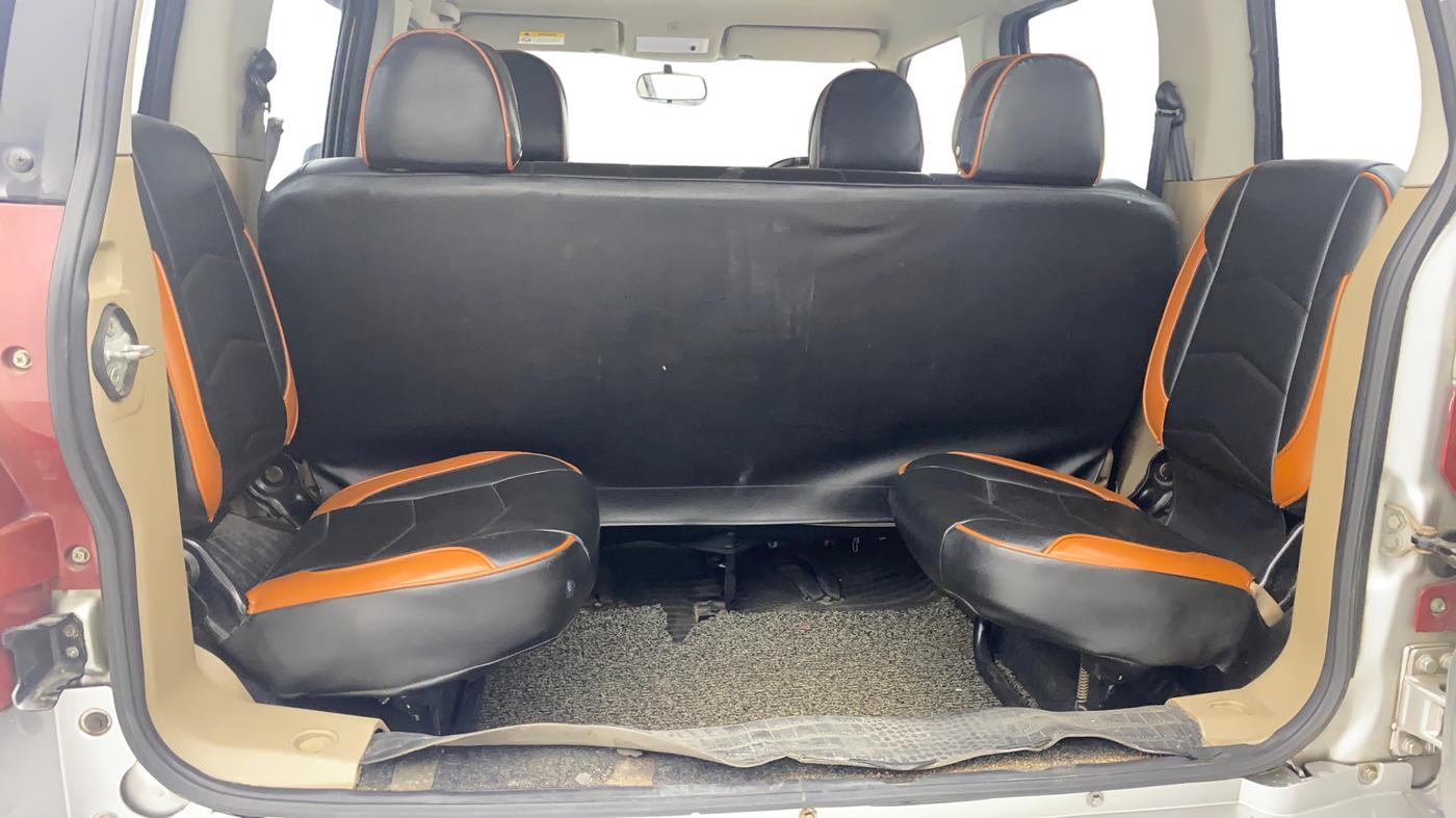 2019 Mahindra TUV300 T6 PLUS, Diesel, Manual, 69,354 km, Third Seat Row ( optional )