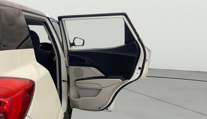 2021 Mahindra XUV300 W4 1.2 PETROL, Petrol, Manual, 29,450 km, RHS Rear Door