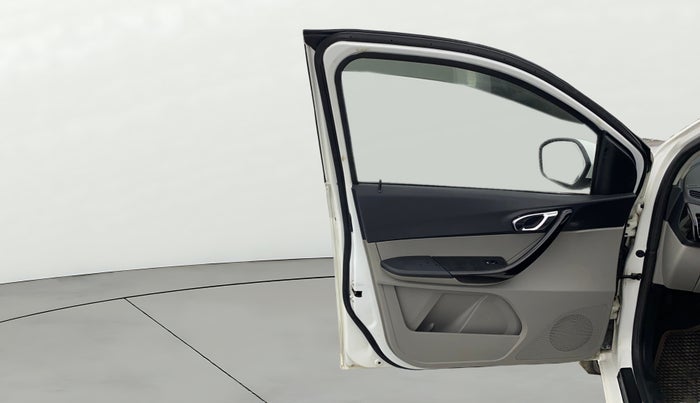 2017 Tata Tiago XZ PETROL, Petrol, Manual, 79,827 km, LHS Front Door