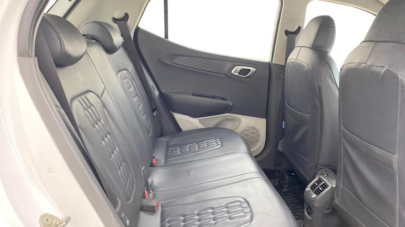 2024 Hyundai GRAND I10 NIOS SPORTZ AMT 1.2 KAPPA VTVT, Petrol, Automatic, 31,841 km, Right Side Rear Door Cabin