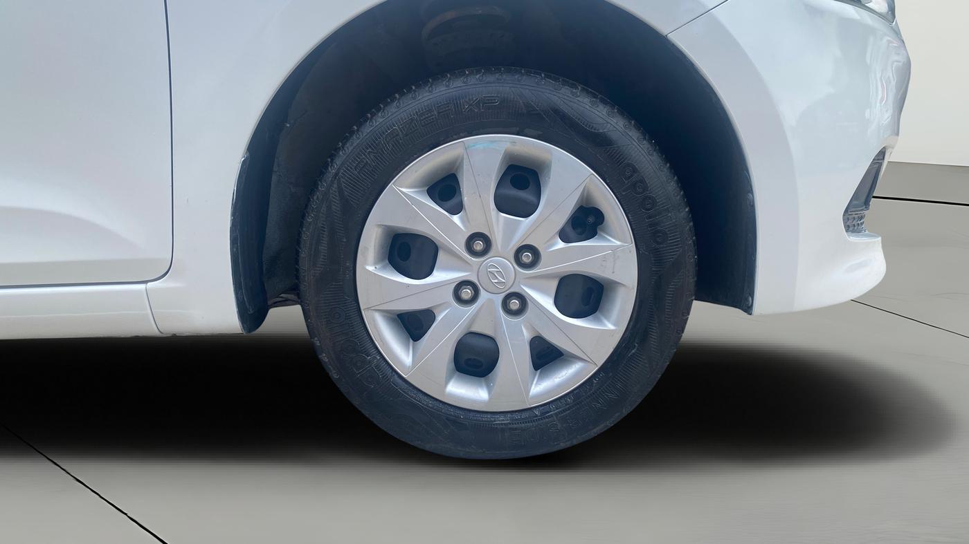 2015 Hyundai Elite i20 MAGNA 1.2, Petrol, Manual, 33,459 km, Right Front Wheel