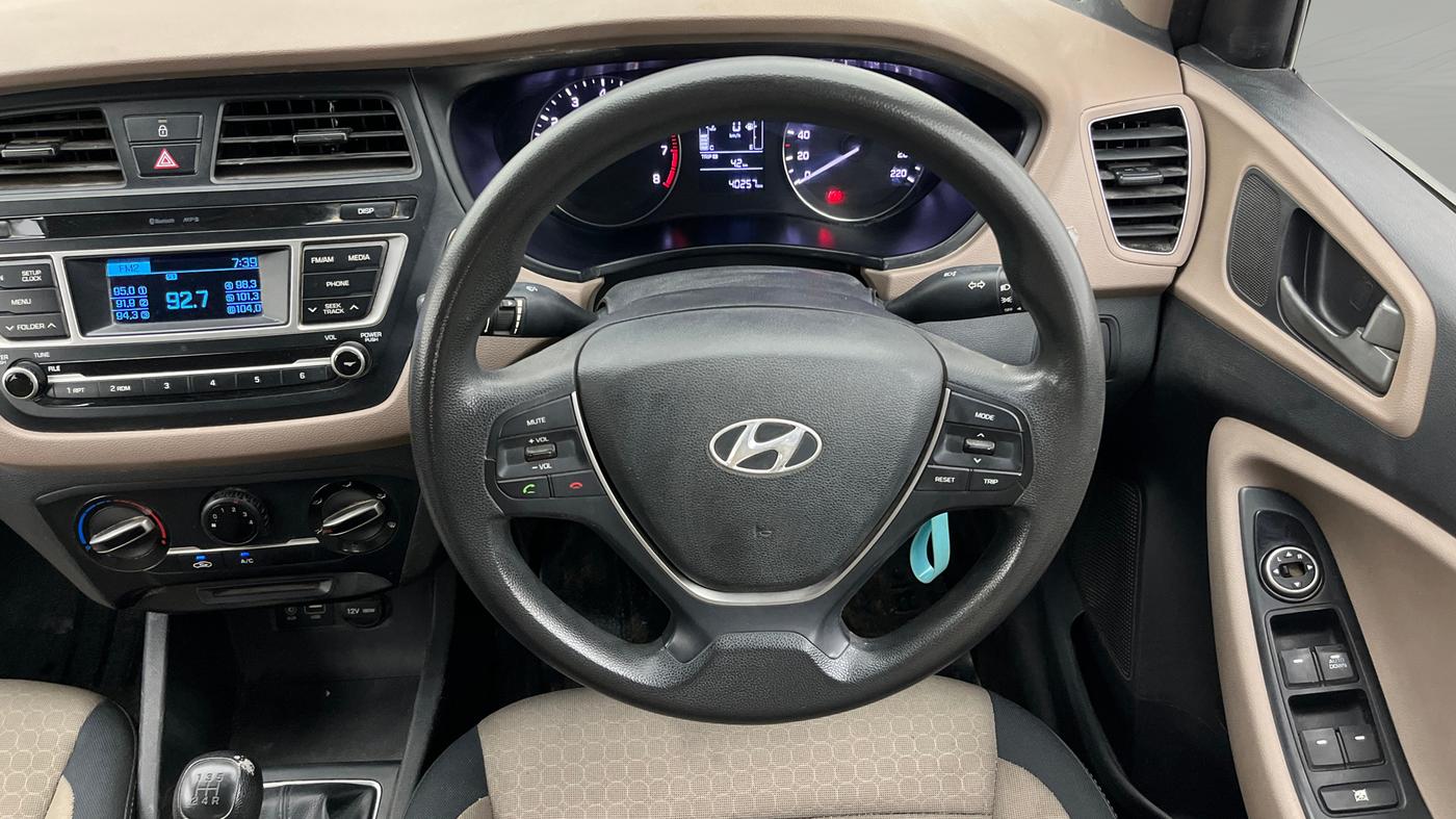 2015 Hyundai Elite i20 MAGNA 1.2, Petrol, Manual, 40,256 km, Steering Wheel Close Up