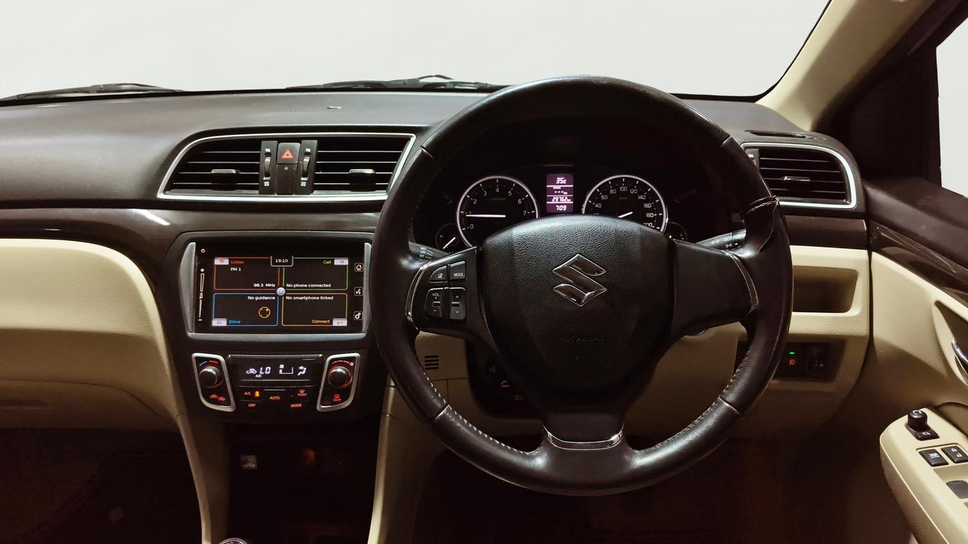 2016 Maruti Ciaz ZXI+, Petrol, Manual, 29,751 km, Steering Wheel Close Up